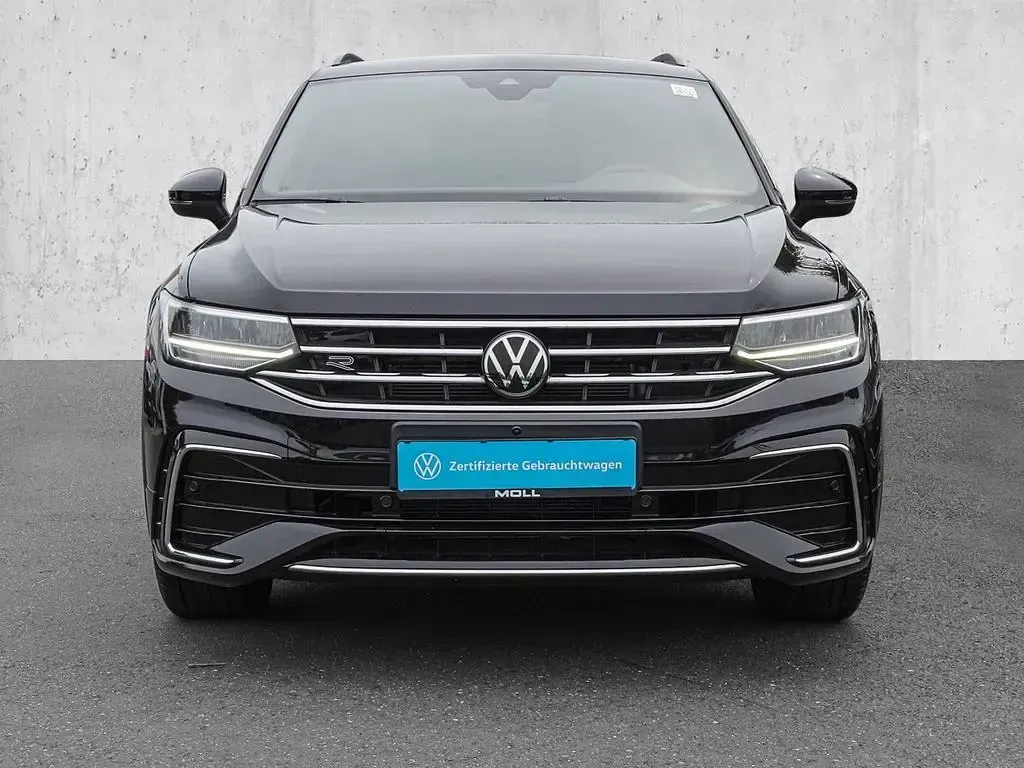 Gebraucht VW Tiguan R-line 150 PS (110 kW) 2024 Deep black perleffekt (metallic) SUV