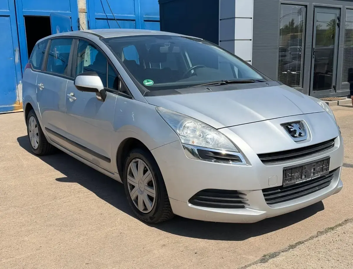 Gebraucht Peugeot 5008 120 PS (88 kW) 2010 Grau Van / Kleinbus