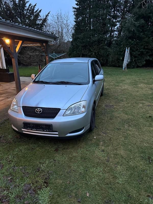 Silber Gebraucht 2002 Toyota Corolla Kleinwagen | 2.399 € (Fairer Preis) - Bild 1/4