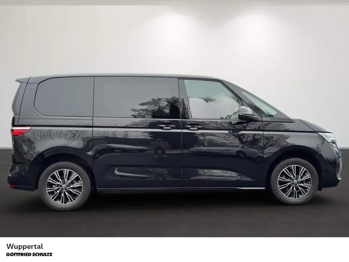 Second-hand VW Multivan Basis 150 CP (110 kW) 2024 Monovolum