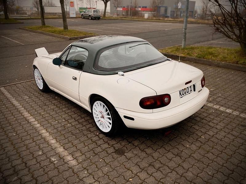 Gebraucht Mazda MX5 116 PS (85 kW) 1992 Weiß Cabrio