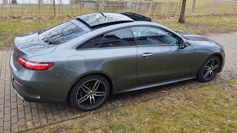 Gebraucht Mercedes E200 197 PS (144 kW) 2020 Grau Coupé