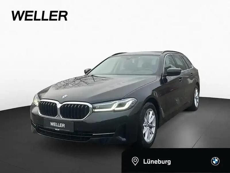 Schwarz (schwarz) Gebraucht 2022 BMW 530 Performance Kombi | 37.490 € (Guter Preis) - Bild 1/4