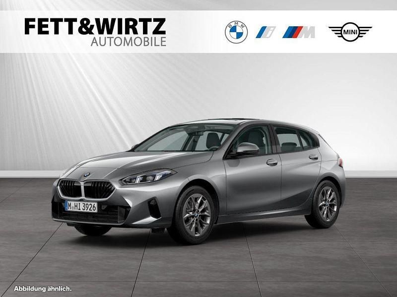 Skyscraper grau metallic Gebraucht 2024 BMW 120 Kleinwagen | 32.990 € (Superpreis) - Bild 1/3