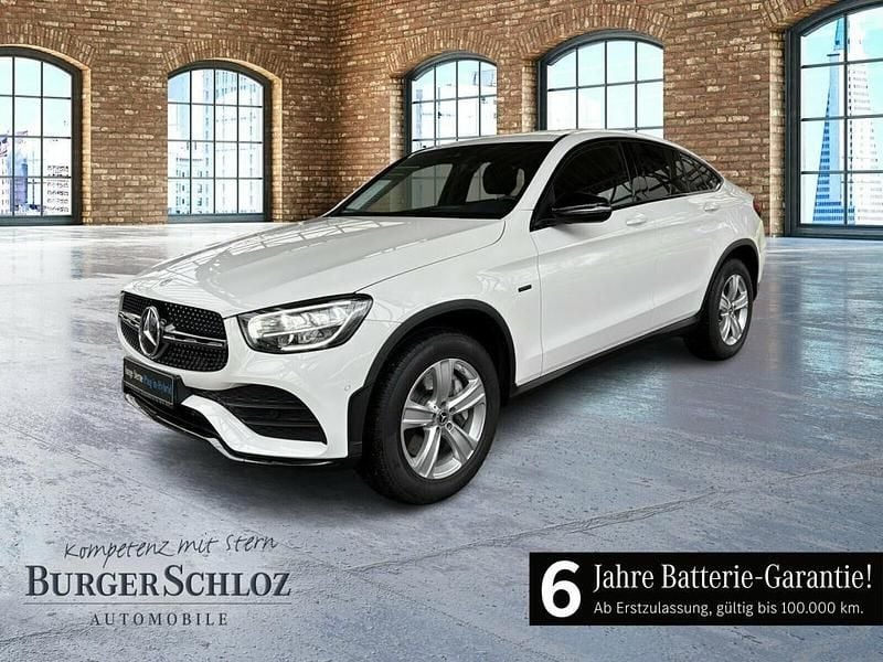 Unilack polarweiß Gebraucht 2021 Mercedes GLC300e AMG line Coupé | 45.400 € (Fairer Preis) - Bild 1/4