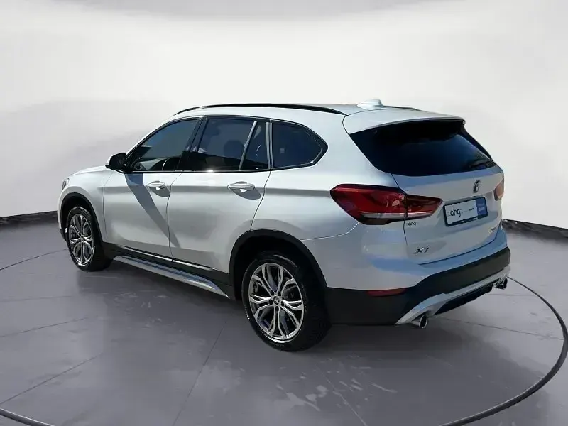 Gebraucht BMW X1 Sport Line 192 PS (141 kW) 2022 Weiß SUV