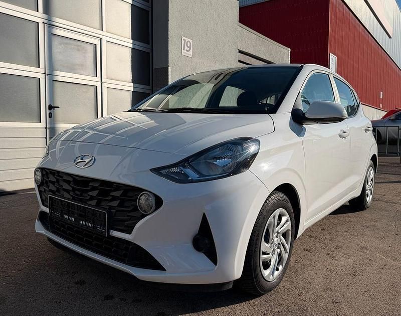 Weiß Gebraucht 2020 Hyundai i10 Kleinwagen | 11.990 € (Guter Preis) - Bild 1/4