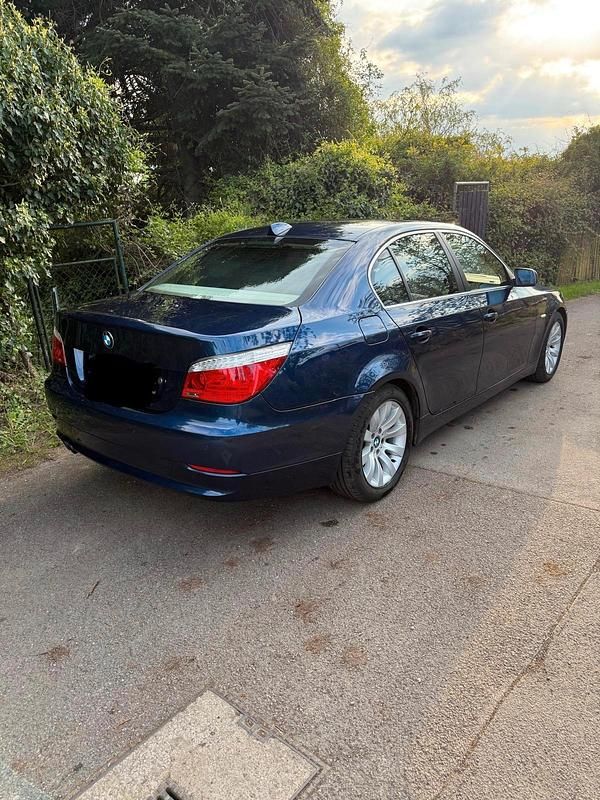 Gebraucht BMW 523 190 PS (139 kW) 2007 Blau Limousine