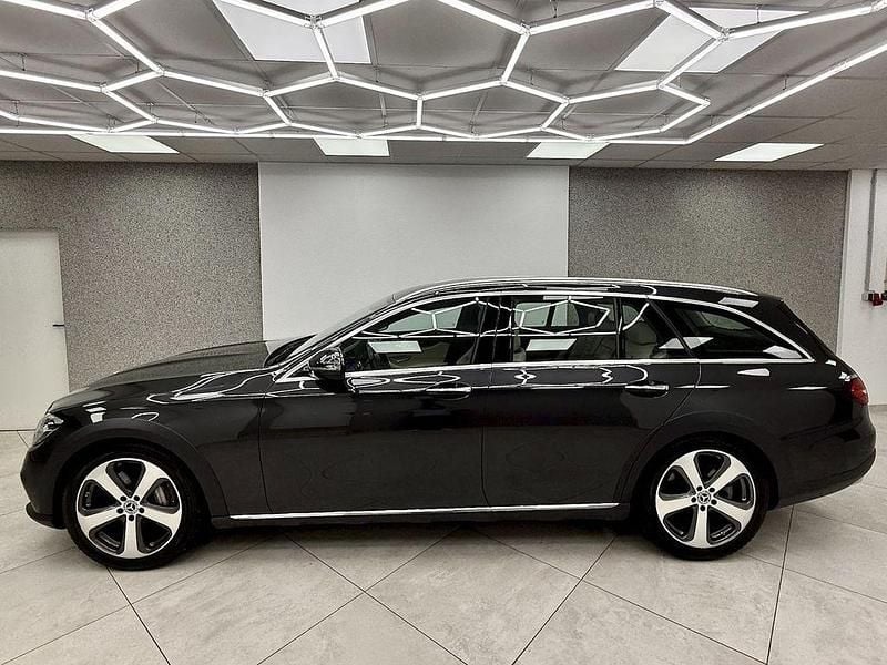 Gebraucht Mercedes E400 330 PS (242 kW) 2022 Graphitgrau metallic SUV