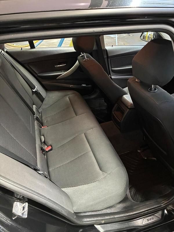 Gebraucht BMW 316 116 PS (85 kW) 2013 Schwarz Kombi