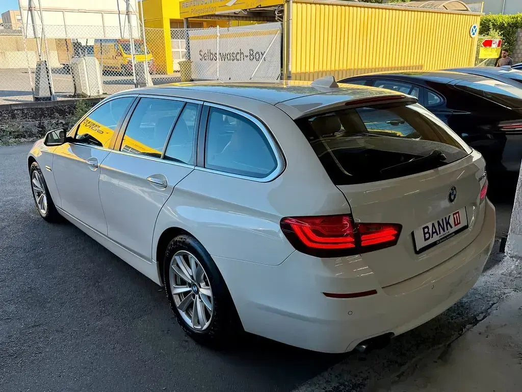 Gebraucht BMW 525 Comfort Edition 218 PS (160 kW) 2015 Weiß Limousine