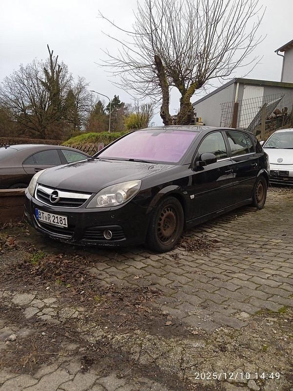 Gebraucht Opel Signum 184 PS (135 kW) 2008 Schwarz Kleinwagen