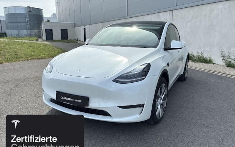 Weiß Gebraucht 2024 Tesla Model Y SUV | 41.100 € (Fairer Preis) - Bild 1/4