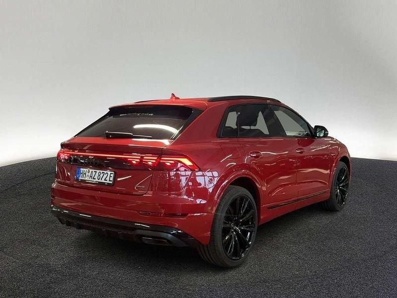 Gebraucht Audi Q8 Ambiente 490 PS (360 kW) 2025 Chilirot metallic SUV