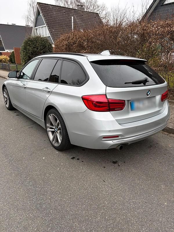 Gebraucht BMW 318 150 PS (110 kW) 2017 Silber Kombi