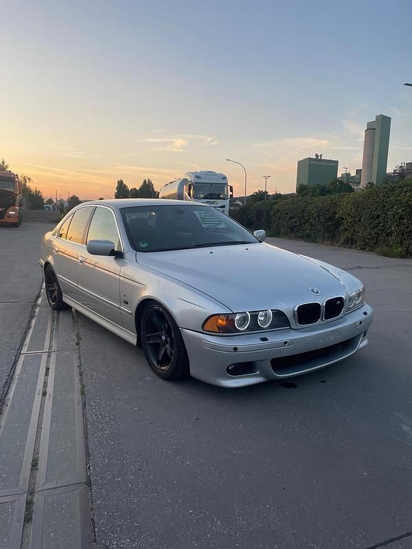 Gebraucht BMW 525 M Sport 163 PS (119 kW) 2002 Silber Limousine