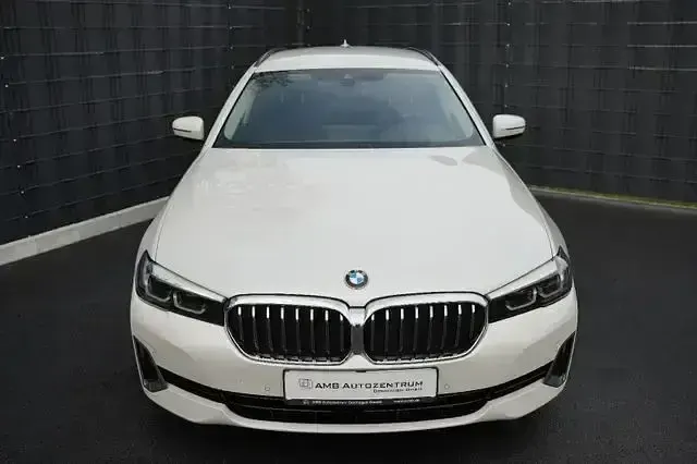 Gebraucht BMW 520 Luxury Line 190 PS (139 kW) 2021 Weiß Limousine