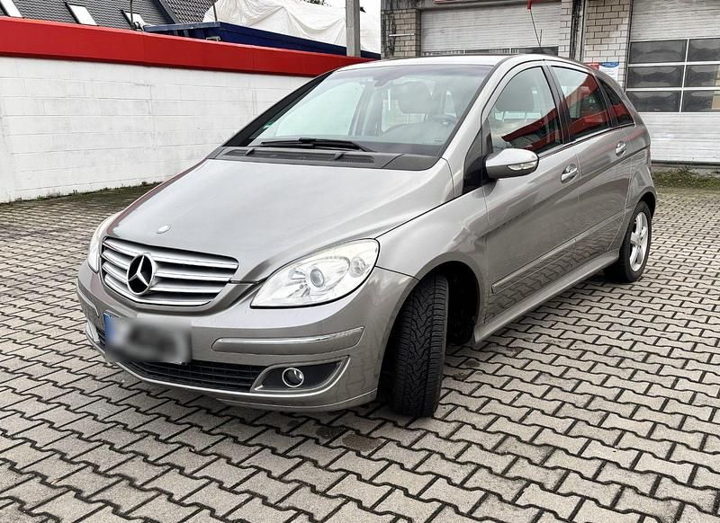 Grau Gebraucht 2008 Mercedes B170 Van / Kleinbus | 3.990 € (Guter Preis) - Bild 1/4
