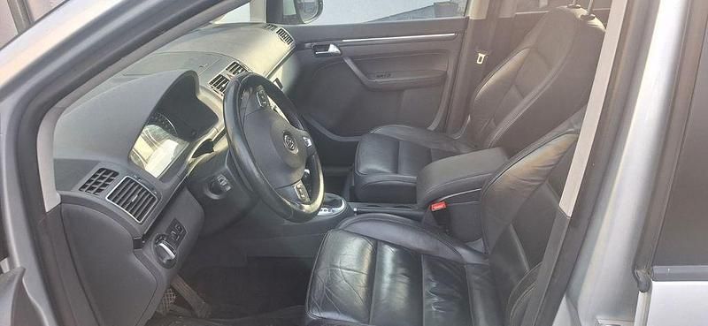 Gebraucht VW Touran Highline 170 PS (125 kW) 2011 Silber Van / Kleinbus