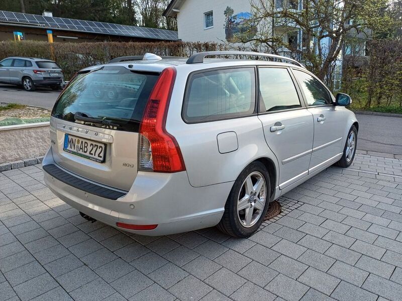 Gebraucht Volvo V50 Momentum 136 PS (100 kW) 2009 Silber Kombi