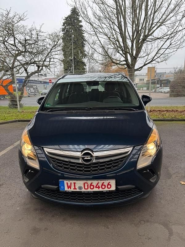 Blau Gebraucht 2013 Opel Zafira Tourer Van / Kleinbus | 6.000 € (Guter Preis) - Bild 1/4