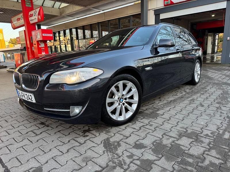 Usata BMW 530 Shadowline 258 CV (189 kW) 2012 Grigio Station wagon