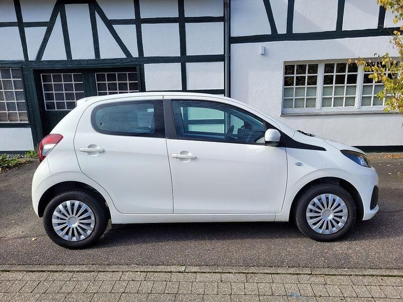 Weiß Gebraucht 2018 Peugeot 108 Active Kleinwagen | 7.400 € (Guter Preis) - Bild 1/4