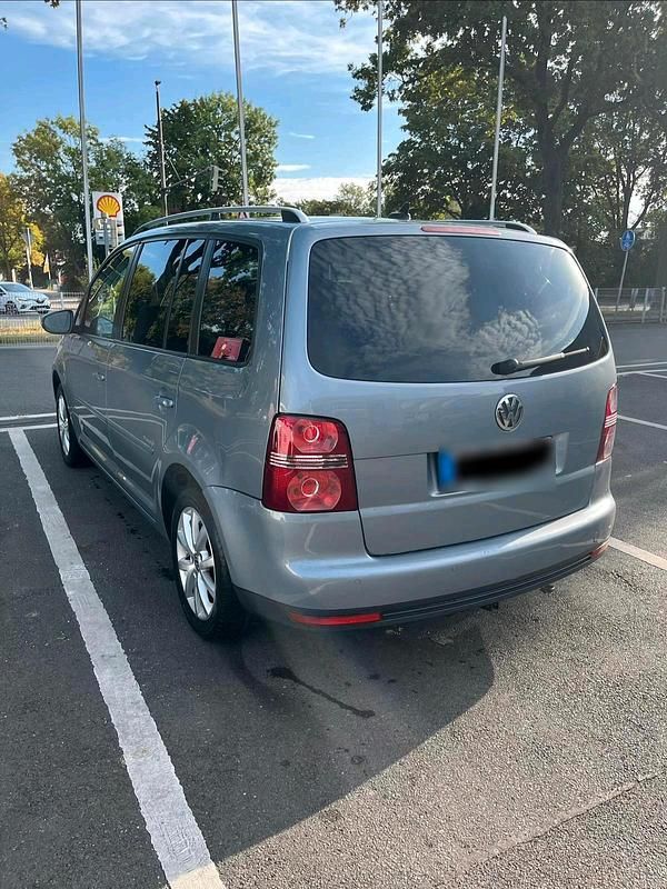Gebraucht VW Touran 140 PS (102 kW) 2009 Silber Van / Kleinbus