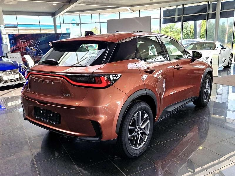 Gebraucht Lexus LBX 136 PS (100 kW) 2025 Kupferrot SUV