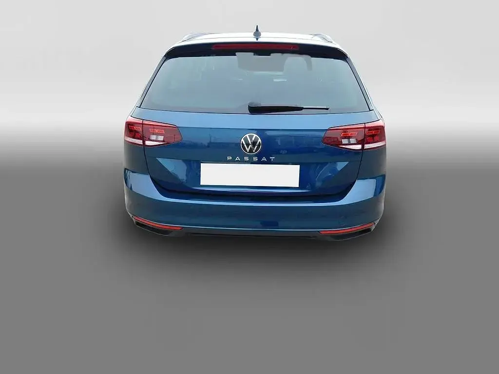 Usata VW Passat 122 CV (89 kW) 2022 Blu Station wagon