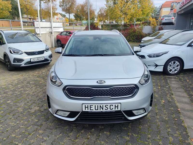 Seidensilber Gebraucht 2017 Kia Niro Spirit SUV | 14.400 € (Guter Preis) - Bild 1/4