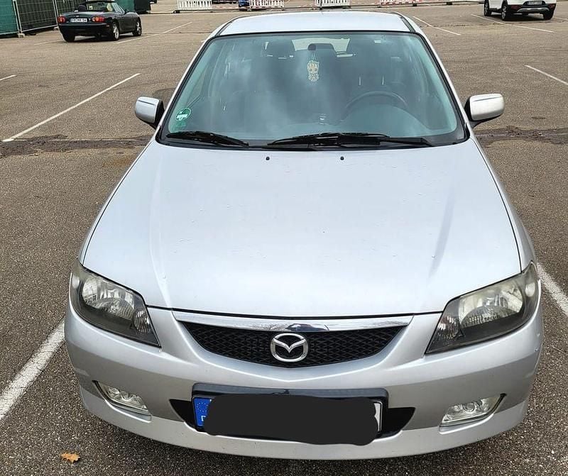 Silber Gebraucht 2002 Mazda 323F Sporty Kleinwagen | 3.100 € (Fairer Preis) - Bild 1/4