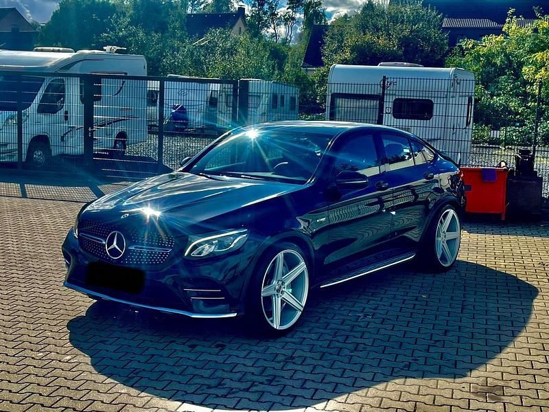 Schwarz Gebraucht 2018 Mercedes GLC43 AMG AMG Coupé | 35.999 € (Teuer) - Bild 1/4