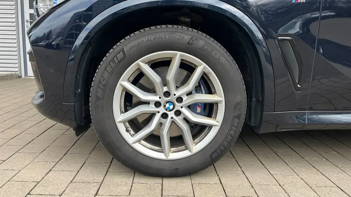 Gebraucht BMW X5 Efficient Dynamics 286 PS (210 kW) 2023 Carbonschwarz metallic SUV