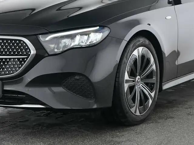 Gebraucht Mercedes E300 Avantgarde 313 PS (230 kW) 2025 Grau Kombi