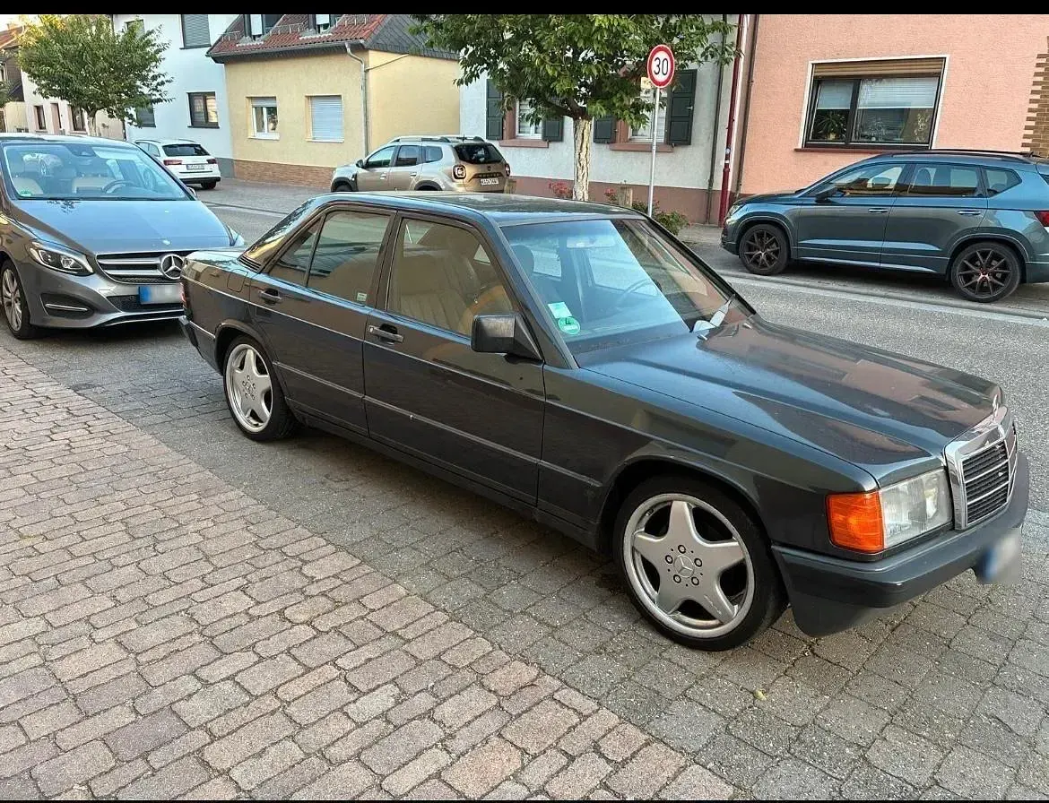 Gebraucht Mercedes 190 1988 Schwarz Limousine