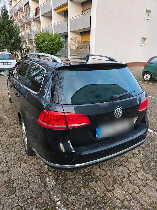 Gebraucht VW Passat 140 PS (102 kW) 2012 Schwarz Kombi