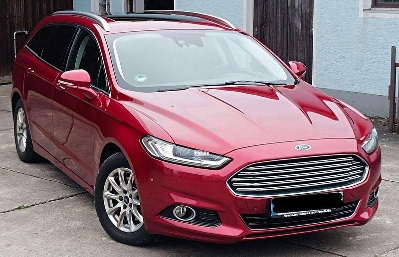 Gebraucht Ford Mondeo Titanium 179 PS (131 kW) 2016 Rot Kombi