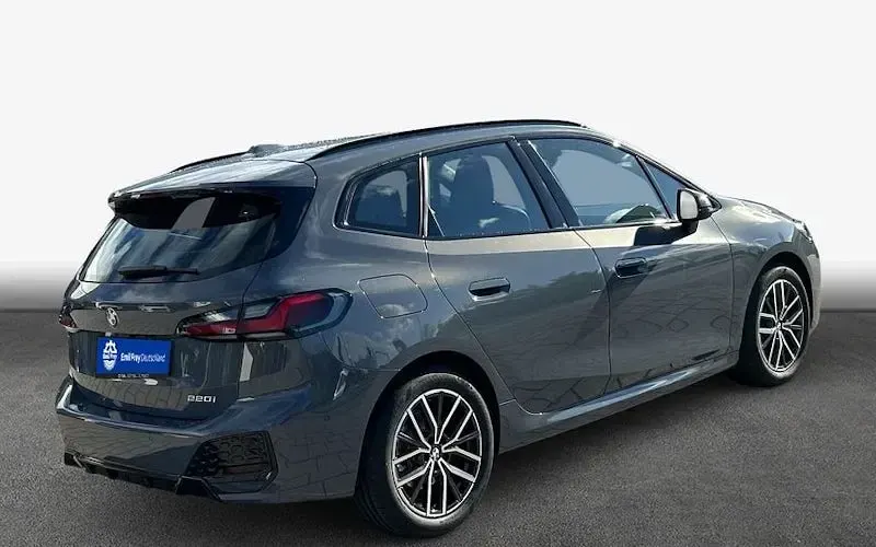 Neu BMW 220 Comfort Edition 170 PS (125 kW) 2025 Grau Kombi