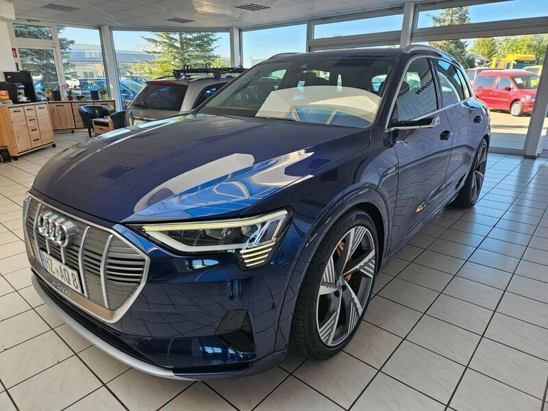 Blau Gebraucht 2020 Audi e-tron Advanced Plus SUV | 33.900 € (Teuer) - Bild 1/4