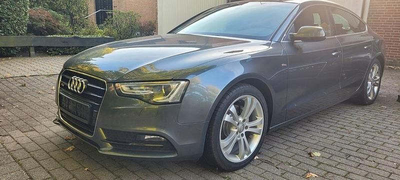 Grau Gebraucht 2012 Audi A5 Sportback Sport Limousine | 8.900 € (Fairer Preis) - Bild 1/4