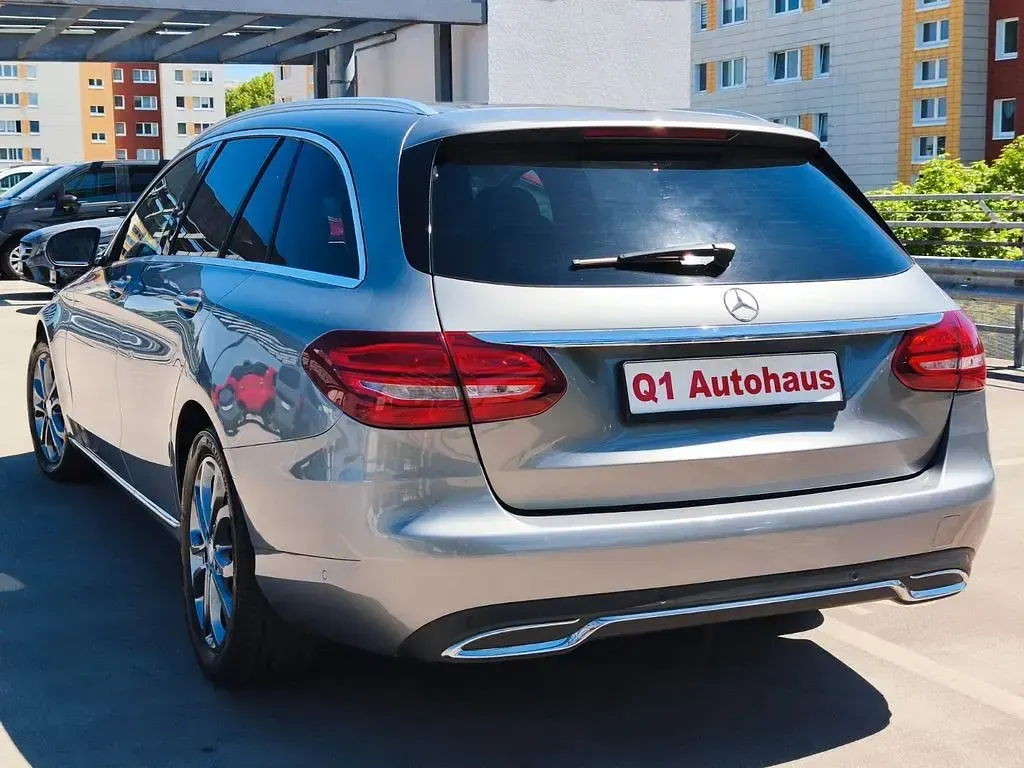 Gebraucht Mercedes C180 Avantgarde 156 PS (114 kW) 2016 Grau Limousine