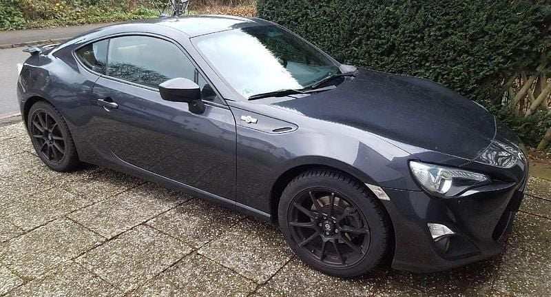 Grau Gebraucht 2012 Toyota GT86 GT Coupé | 14.900 € (Guter Preis) - Bild 1/4