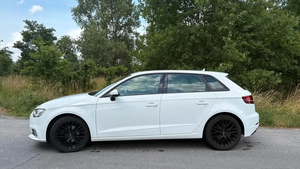 Gebraucht Audi A3 Sportback 150 PS (110 kW) 2018 Weiß Kleinwagen