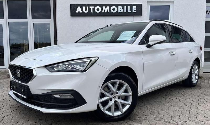 "candy" weiss Gebraucht 2022 Seat Leon Style Kombi | 21.479 € (Fairer Preis) - Bild 1/4