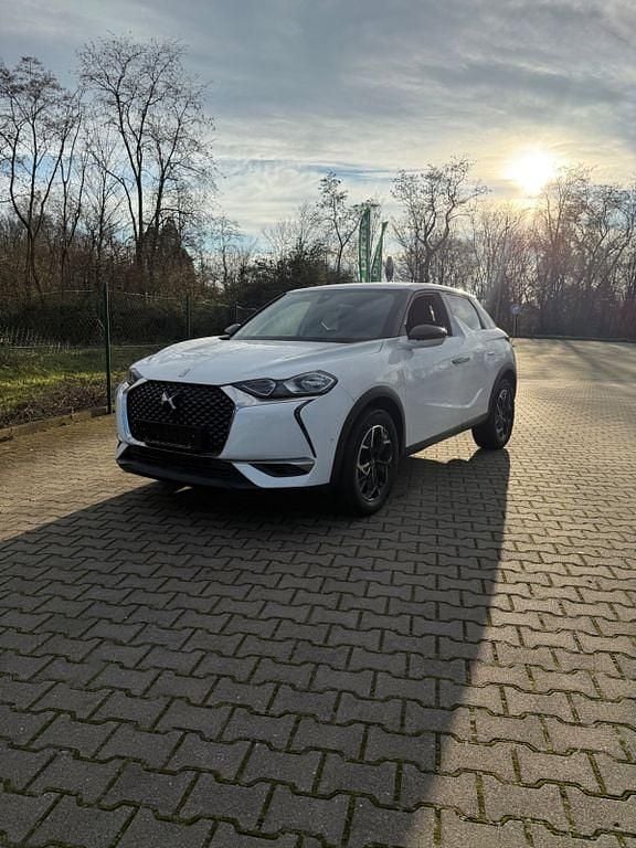 Weiß Gebraucht 2020 DS Automobiles DS3 Crossback Chic SUV | 16.600 € (Guter Preis) - Bild 1/4