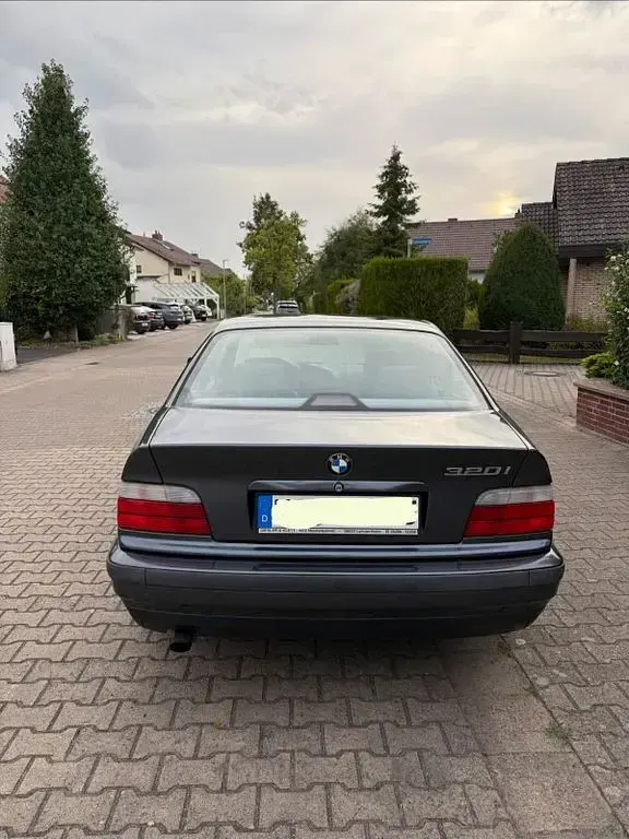 Gebraucht BMW 320 150 PS (110 kW) 1997 Grau Coupé