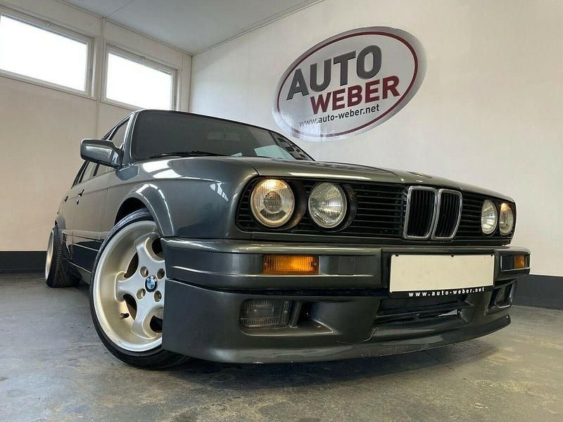 Grau Gebraucht 1989 BMW 325 M Sport Limousine | 19.890 € - Bild 1/4