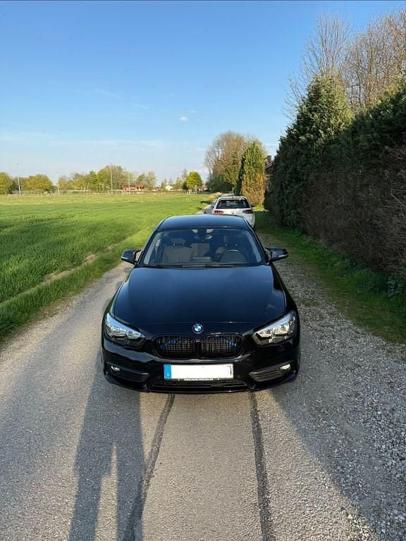 Second-hand BMW 116 Advantage 109 CP (80 kW) 2017 Negru Hatchback
