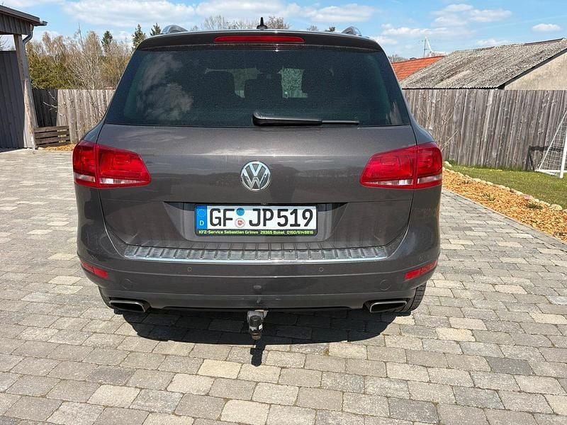 Second-hand VW Touareg 262 CP (192 kW) 2012 Maro SUV